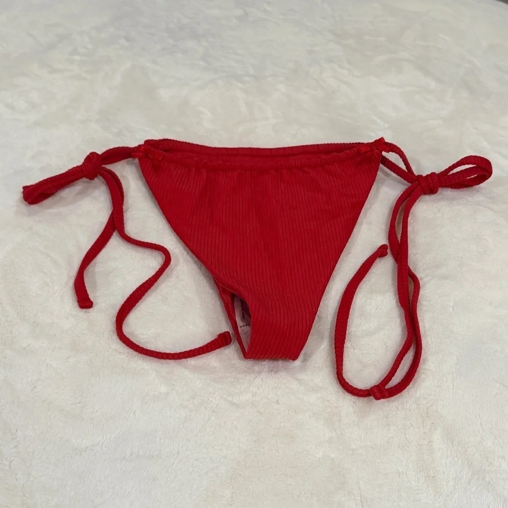 New Frankies Bikinis Tia String Bikini Bottoms True Red 31514
